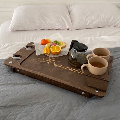 Деревянный столик для завтраков Деревянный столик для завтраков
