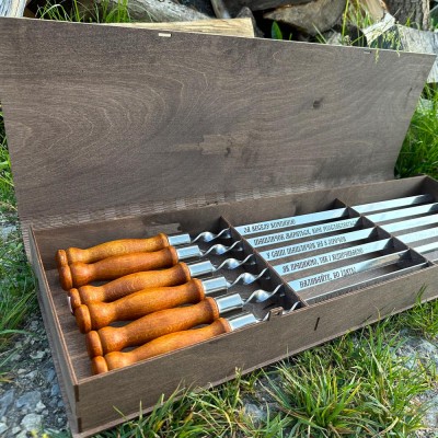 Набор шампуров с деревянными ручками в подарочной коробке Набор шампуров с деревянными ручками в подарочной коробке