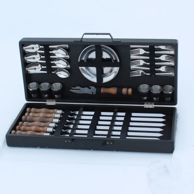 Набор шампуров в деревянном кейсе "Атаман" Набор шампуров в деревянном кейсе "Атаман"