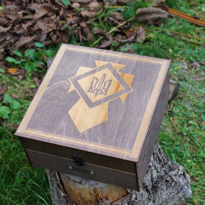 Алкогольний наливатор-дозатор напоїв на 4 чарки Алкогольний наливатор-дозатор напоїв на 4 чарки