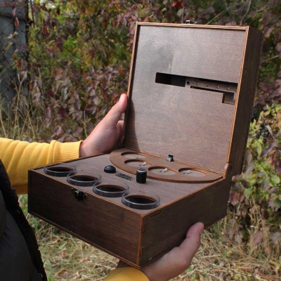 Алкогольный наливатор-дозатор напитков на 4 рюмки (Ну что, с праздником!) Алкогольный наливатор-дозатор напитков на 4 рюмки (Ну что, с праздником!)