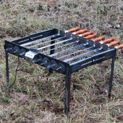 Туристическая автоматическая шашлычница на ножках на 8 шампуров