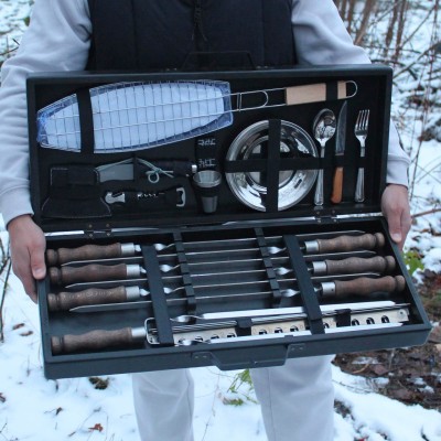 Набор для гриля и барбекю в деревянном кейсе "Панский" Набор для гриля и барбекю в деревянном кейсе "Панский"