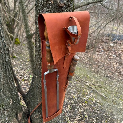 Набор шампуров с деревянными ручками в кожаном чехле Archer Набор шампуров с деревянными ручками в кожаном чехле Archer