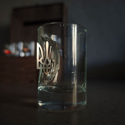 Алкогольный наливатор на 6 рюмок с вставками Алкогольный наливатор на 6 рюмок с вставками