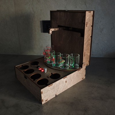 Алкогольный наливатор на 6 рюмок с вставками Алкогольный наливатор на 6 рюмок с вставками